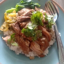 ก๋วยเตี๋ยวเป็ดไก่ขาหมู