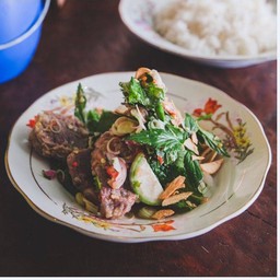 ยำเนื้อย่างมะเขือเปราะ-กลูเตนฟรี