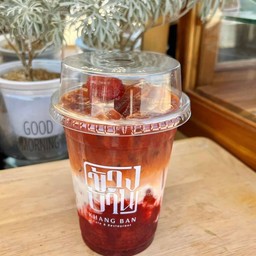 นมสดสตรอว์เบอร์รี่ชาไทย