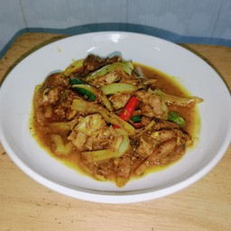 ผัดเผ็ดเครื่องใต้