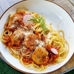 สปาเก็ตตี้มีทบอลเนื้อ