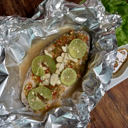 ปลาชิ้นแว่นนึ่งมะนาว