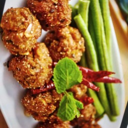 ลาบหมูทอด