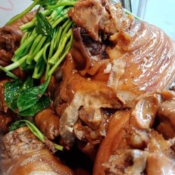 ข้าวขาหมูแต้จิ๋ว รัตนาธิเบศร์