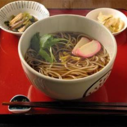 โซบะร้อนเนื้อ