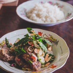 ยำเนื้อย่างมะเขือเปราะ gluten-free