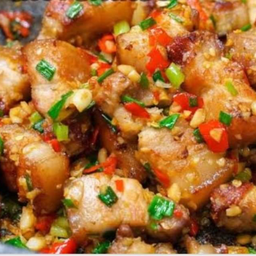 หมูสามชั้นคั่วพริกเกลือ