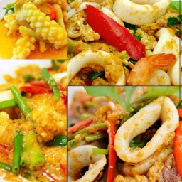 กุ้งหมึกผัดผงกะหรี่