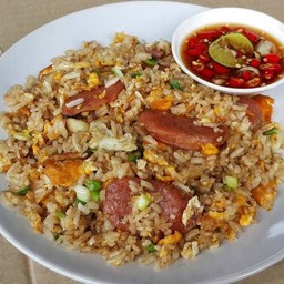 ข้าวผัดกุนเชียง