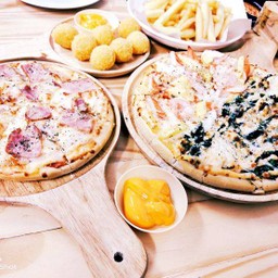 พิซซ่า ณัชชา เฟรนฟรายส์ นัคเก็ต ชีสบอล(คลอง2ลำลูกกา) ถนนเมนตลาดนานาเจริญ