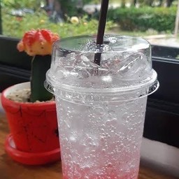 น้ำหวานแดงโซดา