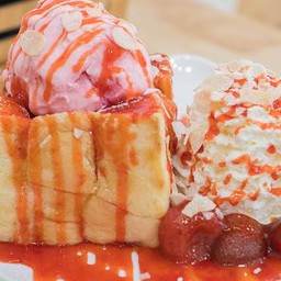 สตรอว์เบอร์รี่โทสต์