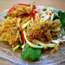 ยำปลาดุกฟู มีหลังบ่ายสี่