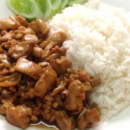 ไก่กระเทียมพริกไทย(ราดข้าว)