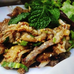 น้ำตกเนื้อ