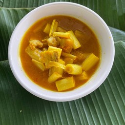 แกงส้มหยวกกล้วยหมู