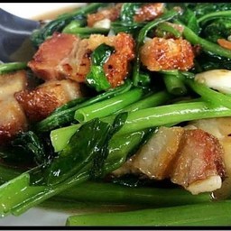 ผักบุ้งหมูกรอบราดข้าว