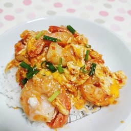 ไข่ขยี้ราดน้ำจิ้มสุกี้ราดข้าว