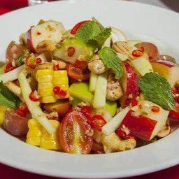 จ๊าดดลำ ยำผลไม้