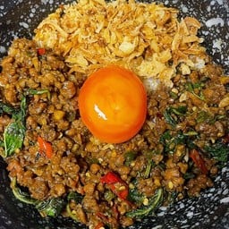 ข้าวกะเพราหมูสับ+ไข่ดอง