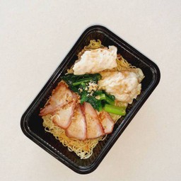 บะหมี่เกี๊ยวยักษ์ หมูแดง