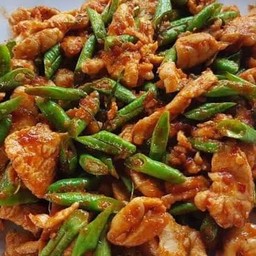กับข้าวผัดพริกแกงไก่