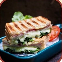 แซนด์วิชผักโขมแฮมชีส