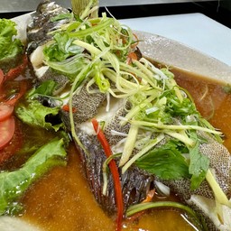 ปลากุสลาดนึ่งซีอิ๊ว