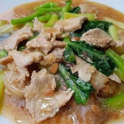 ราดหน้าหมูหมัก