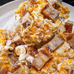 ไข่ขยี้น้ำปรุงราดข้าว