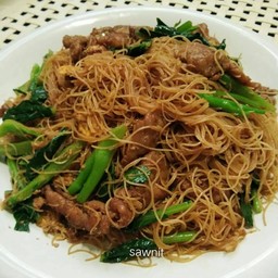 เส้นหมี่ผัดซีอิ๊ว