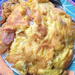 ไข่เจียวแหนมราดข้าว