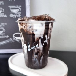 แบล็กโกโก้ มอม