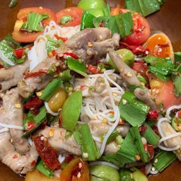 ตำขนมจีนตีนไก่