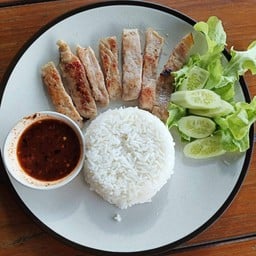 ข้าวสเต็กหมูน้ำพริกลีลา