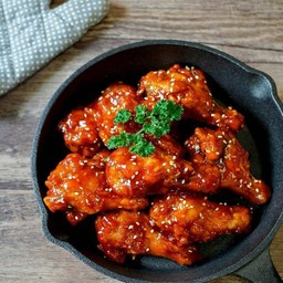 ไก่ทอดซอสเผ็ดเกาหลี