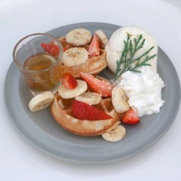 D-Honey Fruit Waffle