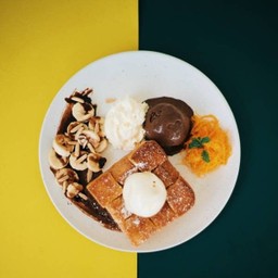 D-Golden Banana Chocolate Toast