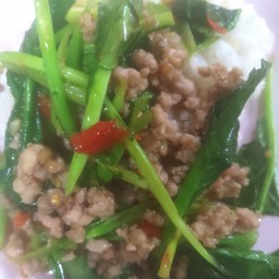 คะน้าหมูสับ