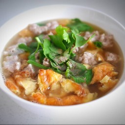 Clear Soup With Minced Pork,Minced Chicken And Egg