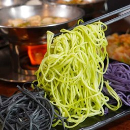 Dบะหมี่เบตงลวก(ใบเตย)