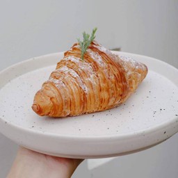 D-Plain Croissant