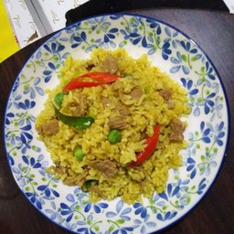 ข้าวผัดพริกแกงเขียวหวานเนื้อ