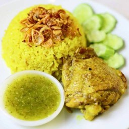 ร้าน ล้ำลำ by (นุสราข้าวมันไก่) สวนดอก