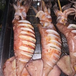 หมึกสดย่าง🦑&ลูกชิ้นปิ้ง🍢🍡 @หนองข้างคอก