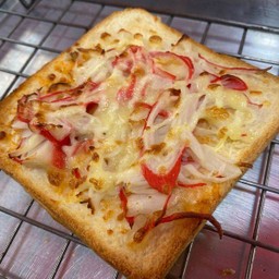 ขนมปังพิซซ่า ปูอัดชีสล้น