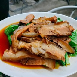 ขาหมูพะโล้