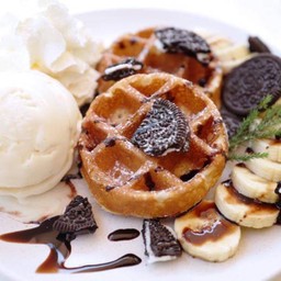 D-Oreo Chocolate Waffle