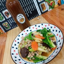 ผัดผักรวมหมูสับ กับข้าว