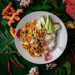 ข้าวสวยคั่วกลิ้งไก่